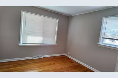 746 E 157th Street, South Holland, IL 60473 - Photo 7