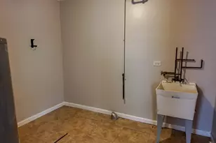 746 E 157th St, South Holland, IL 60473 - Photo 13