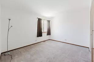 122 Brittany Dr, Streamwood, IL 60107 - Photo 29