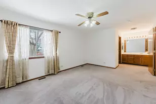 122 Brittany Dr, Streamwood, IL 60107 - Photo 25