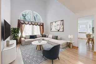 122 Brittany Dr, Streamwood, IL 60107 - Photo 5