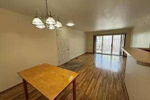 670 Mill Cir, Wheeling, IL 60090 - Photo 5