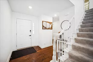 524 Bradbury Ln, Geneva, IL 60134 - Photo 3