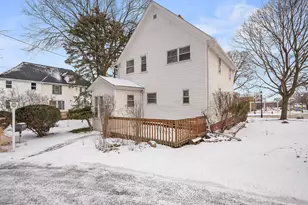 122 S Prospect St, Roselle, IL 60172 - Photo 3