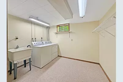 657 N Greenfield Drive, Freeport, IL 61032 - Photo 17