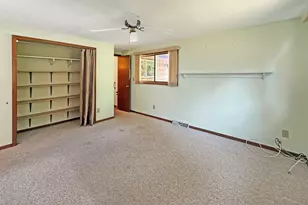 657 N Greenfield Dr, Freeport, IL 61032 - Photo 11