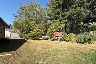 657 N Greenfield Dr, Freeport, IL 61032 - Photo 3