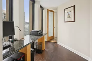 100 E Walton St, Chicago, IL 60611 - Photo 19