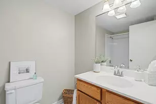 2099 Creekside Dr, Wheaton, IL 60189 - Photo 17