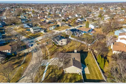 4075 N Parkside Drive, Hoffman Estates, IL 60192 - Photo 45