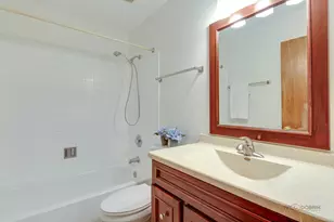 4075 N Parkside Dr, Hoffman Estates, IL 60192 - Photo 21