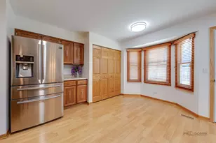 4075 N Parkside Dr, Hoffman Estates, IL 60192 - Photo 11