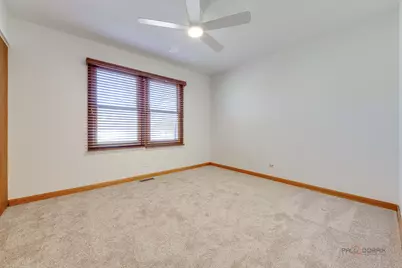 4075 N Parkside Drive, Hoffman Estates, IL 60192 - Photo 23