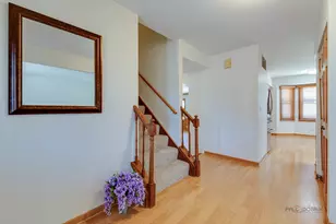 4075 N Parkside Dr, Hoffman Estates, IL 60192 - Photo 5