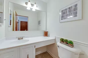 4075 N Parkside Dr, Hoffman Estates, IL 60192 - Photo 17