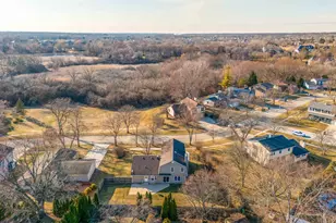 4075 N Parkside Dr, Hoffman Estates, IL 60192 - Photo 43