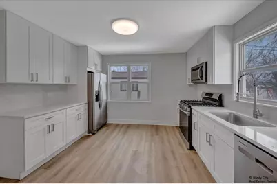 709 N Kramer Avenue, Lombard, IL 60148 - Photo 3