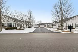 688 Cadillac Cir, Romeoville, IL 60446 - Photo 23
