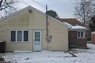 332 Oswego St, Park Forest, IL 60466 - Photo 5