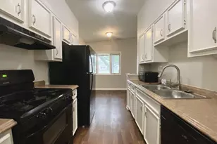 18747 Sherman St, Lansing, IL 60438 - Photo 9