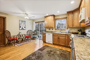 35 Tremont Rd, Fox Lake, IL 60020 - Photo 9