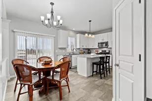 1076 Goldfinch Ln, Antioch, IL 60002 - Photo 7