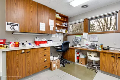 2829 Glenwood Avenue, Rockford, IL 61101 - Photo 17