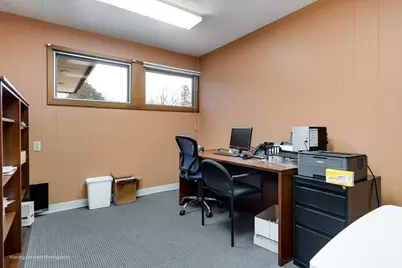 2829 Glenwood Avenue, Rockford, IL 61101 - Photo 11