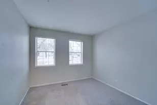 160 Stirling Ln, Schaumburg, IL 60194 - Photo 15