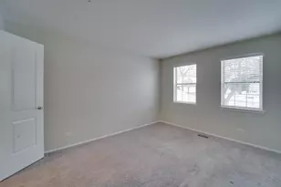 160 Stirling Ln, Schaumburg, IL 60194 - Photo 17