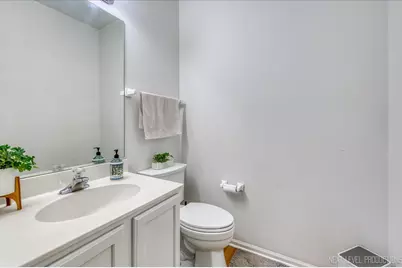 172 N East River Road #L, Des Plaines, IL 60016 - Photo 11