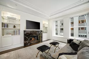 159 E Walton Pl, Chicago, IL 60611 - Photo 7