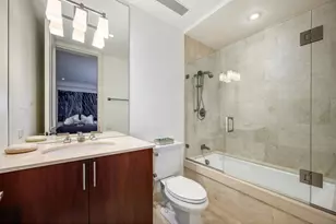 159 E Walton Pl, Chicago, IL 60611 - Photo 29