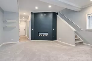 1523 W Thomas St, Chicago, IL 60642 - Photo 21