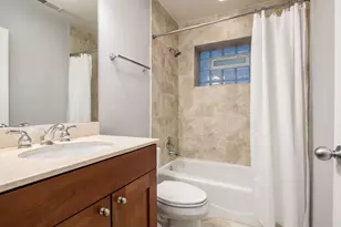 1523 W Thomas St, Chicago, IL 60642 - Photo 27