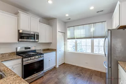 8548 Grove Street, Morton Grove, IL 60053 - Photo 7