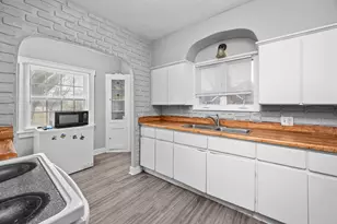 1838 37th St, Rock Island, IL 61201 - Photo 5