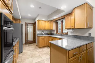 161 S Aldine Ave, Elgin, IL 60123 - Photo 7