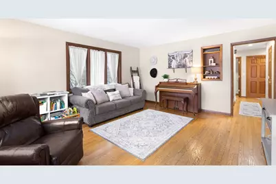 161 S Aldine Avenue, Elgin, IL 60123 - Photo 3