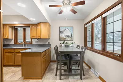 161 S Aldine Avenue, Elgin, IL 60123 - Photo 5