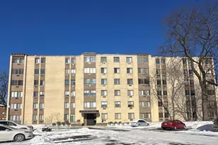 9725 S Karlov Ave, Oak Lawn, IL 60453 - Photo 1