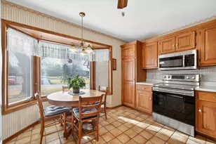 2708 Greenwood Acres Dr, Dekalb, IL 60115 - Photo 9