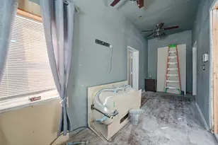 8750 S Princeton Ave, Chicago, IL 60620 - Photo 13