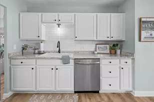 214 8th St E, Milan, IL 61264 - Photo 13