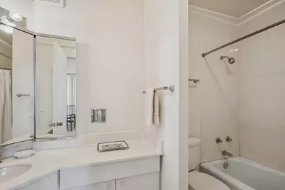 3200 N Lake Shore Drive #2701, Chicago, IL 60657 - Photo 15