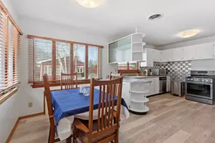 119 S Hill St, Woodstock, IL 60098 - Photo 5