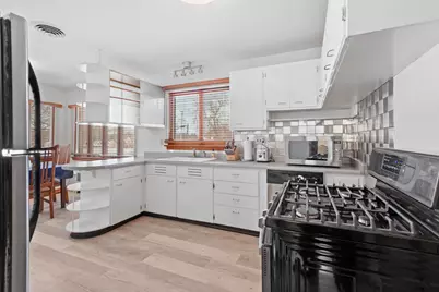 119 S Hill Street, Woodstock, IL 60098 - Photo 7