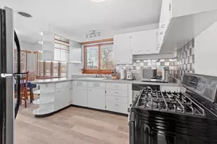 119 S Hill St, Woodstock, IL 60098 - Photo 7