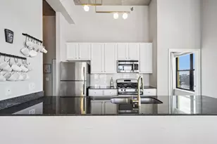 1122 W Catalpa Ave, Chicago, IL 60640 - Photo 11