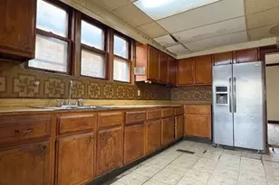 8542 S Marshfield Ave, Chicago, IL 60620 - Photo 5